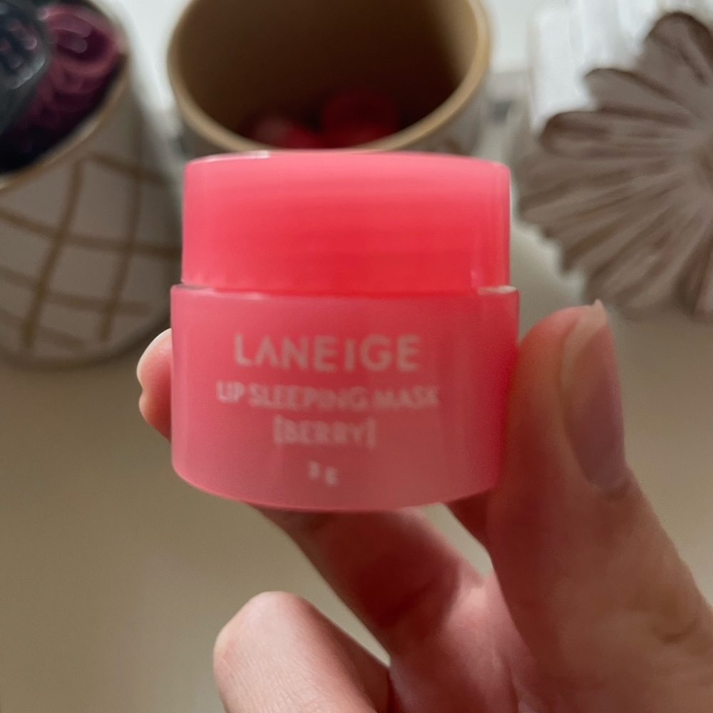 Laneige berry lip, sleeping masks